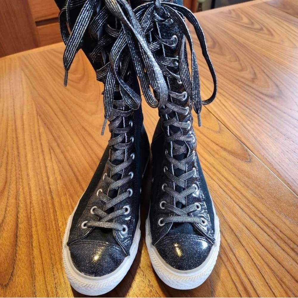 Womans high top converse